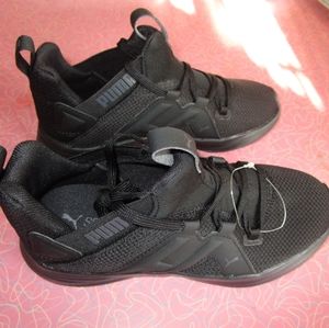 Puma Sneaker Kid's Size 2 [Black]